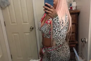 Busty Pink Pussy - Image 6